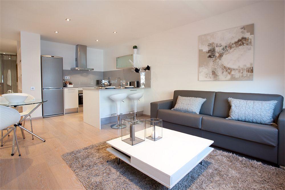 Rent Top Apartments Near Plaza De Catalunya バルセロナ エクステリア 写真