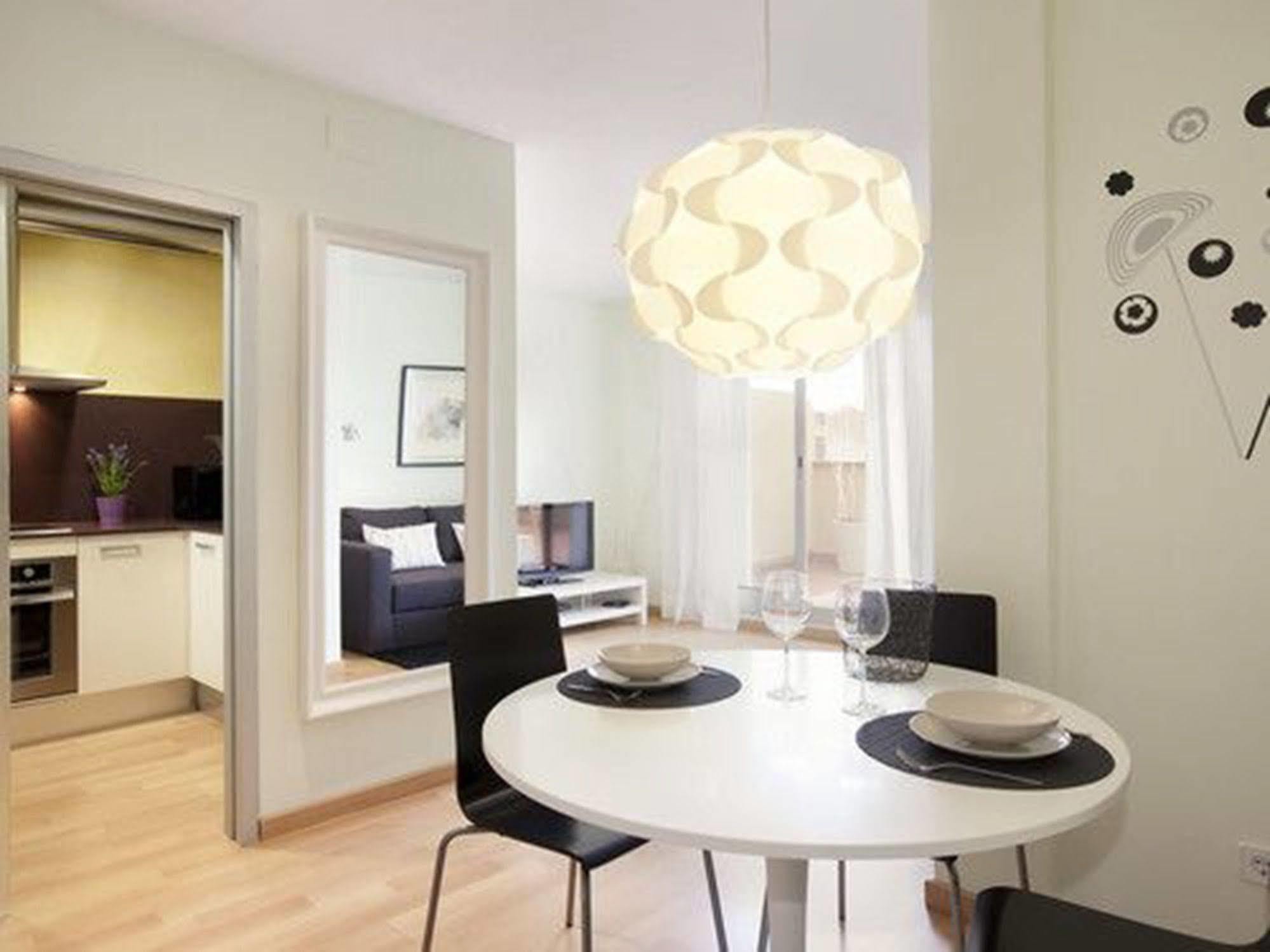 Rent Top Apartments Near Plaza De Catalunya バルセロナ エクステリア 写真