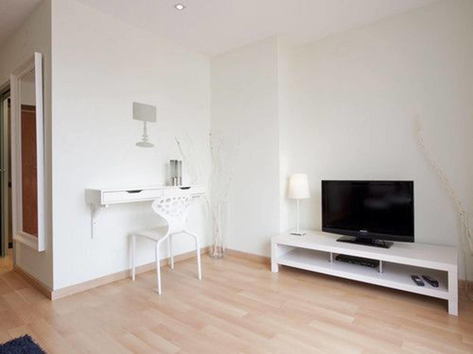 Rent Top Apartments Near Plaza De Catalunya バルセロナ エクステリア 写真